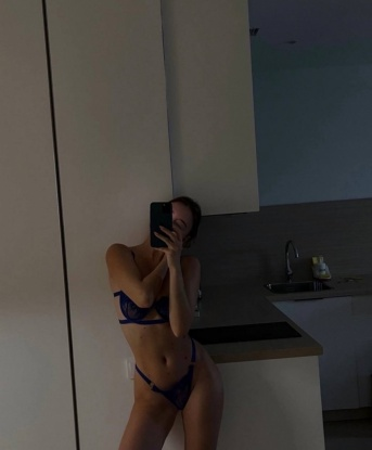 Очаровательная фотомодель с неотразимыми формами и жгучими глазами. Я готова погрузить тебя в мир наслаждения и страсти. 💋 У меня есть много возможностей для наших встреч, и я готова исполнить самые сокровенные фантазии. Со мной ты найдешь взаимопонимание и нежность, а также получишь полное удовлетворение. У меня много похвал, мои клиенты остаются довольными и хотят повторить нашу встречу снова и снова. Предлагаю конфиденциальность, стиль, безопасность и комфорт. Фото мои, проверяются. 📸 Живу в Москве и готова встретиться с тобой в любое удобное для тебя время. Не упусти возможность испытать волшебство со мной. 🌟 Харитина