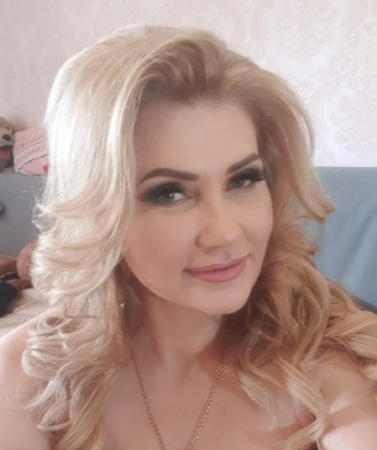 Живу в Москве и готова удовлетворить любые твои сокровенные желания. Мои услуги включают классический секс, оральные ласки, эротический массаж и многое другое 😏💋. У меня большой опыт, и я гарантирую экстаз и удовлетворение каждому моему клиенту. Со мной ты сможешь расслабиться, забыть о повседневных проблемах и погрузиться в мир наслаждения и страсти. Отзывы обо мне говорят сами за себя - мои клиенты всегда оценивают мои навыки и качество предоставленных услуг 👍🔥. Для хорошего и комфортного времяпрепровождения со мной имеются уютные апартаменты в центре Москвы, где мы сможем наслаждаться друг другом на всю катушку. Хочешь узнать больше? Пиши мне и приготовься к незабываемым ощущениям! 💃💕 Лариска